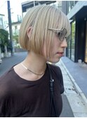 ミニボブ × ブロンド