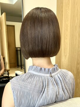 ラフ 新宿(Laff) 前下がりボブ 切りっぱなしボブ ショートボブ 縮毛矯正 髪質改善