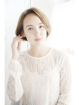 ナル 宇都宮(nalu) かきあげバングのハイトーンショート