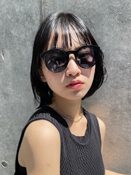 ピークアブー 原宿ハラカド(PEEK-A-BOO) 黒髪ボブくせ毛多毛ロブ外ハネストレートオイル仕上げウェット夏