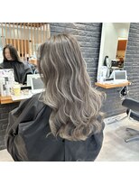 ホーミーキョウト(Homey Kyoto)&nbsp;艶と抜け感◎ホワイトグレー×細めハイライト