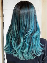 エノア 東京(ENORE) 立体感グリーンハイライトで大人おしゃれセミロング