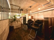 ダグラスヘアー スリーエンズ 岐阜 各務原(Douglas hair Three Ends)の雰囲気（ロフト上にある見晴らしのよいシャンプースペース♪）