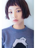 短いアシメバングにちょいハネダークカラーなショートボブ