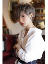 ル クラブ 銀座(Le Club) (銀座)ジェンダーレスなシルバー・ブロックマッシュ