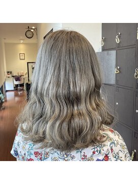 アームズ キューブ 岡崎店(arms cube) グレージュカラー