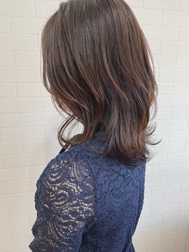 リンクス トウキョウ(LINKS TOKYO) 小顔外ハネミディアムアッシュ20代30代40代くびれミディ韓国ヘア