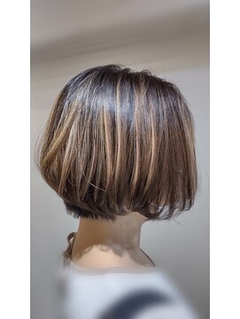 ラヤマノ ひばりが丘パルコ(La YAMANO) ステップボーンカット/ハイトーンカラー/30代40代50代