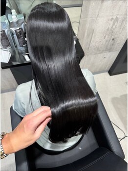 アンダーバーホワイト(_white)の写真/【三宮・元町】クセや広がりパサつきなどでお悩みの方必見！思わず触りたくなるサラサラストレートな髪へ◎