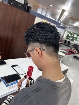 ディーボーイリタ 光の森(D-BOY Lita) ハードメンズパーマ