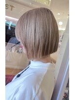 コワファースト させぼ五番街店(COIFF1RST) ホワイトベージュ☆