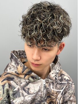 アーバンスタジオトウキョウ 下北沢店(URBAN STUDIO TOKYO) スペインカールメンズパーマ&ハイライトmixフェード　[下北沢]