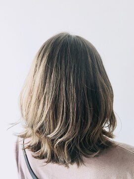 アディクト 綾瀬(ADDICT) 【ADDICT  】ブロンドボブ ひし形シルエットエアリー