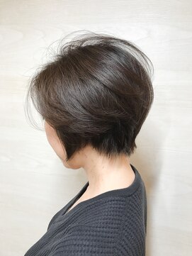 エルサ(Elsa) 【Elsa元町・三宮】前下がりショート×ナチュラルブラウン