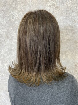 シュガービー(SUGAR-B) 【SUGAR-B】グレージュグラデーションカラー外はねミディ