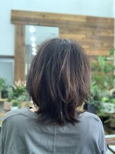 ヘアサロン スタイリスタ(hair salon stylista) ミディアムのくびれ系スタイル