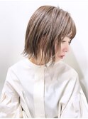 切りっぱなしボブ×さりげなハイライト×ラベンダーベージュ