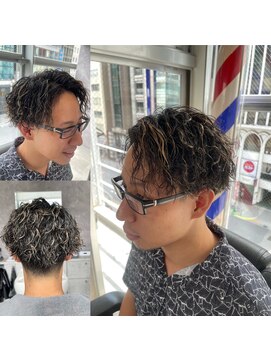 メグロバーバーショップロッポンギ 目黒六(MEGURO BARBER SHOP 6PPONGI) ハイライト×スパイラルパーマスタイル