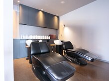 ≪QUMU/店内紹介・シャンプー台≫フルフラットのくつろぎシャンプー台♪