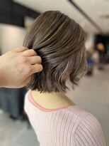 ステア ケース(stair case)&nbsp;白髪ぼかしハイライト×ナチュラルインナーカラー