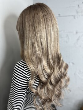 ワン(ONE) 大人透明感ベージュ