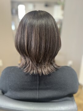 エヌ(enu) くびれるレイヤーカット