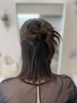 ホワイト 東京新宿店(White) カチモリハーフアップ