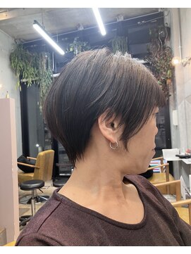 レイヤーショートくびれヘア20代30代