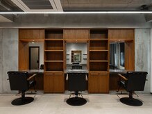 モク 上野(mok)の雰囲気（広々としたゆとりのあるスタイリッシュな店内）