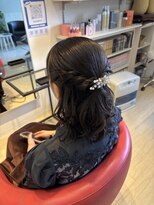 ヘアーリゾートラシックアールプラス(hair resort lachiq R+)&nbsp;お呼ばれハーフアップ