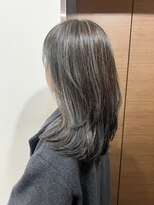 ロータス 川崎(LOTUS KAWASAKI) レイヤーカット×白髪ぼかしハイライト