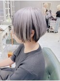 ひし形ショートボブ/ホワイトグレージュカラー