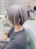 デイズ(days) ひし形ショートボブ/ホワイトグレージュカラー
