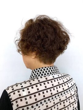 クオリス 上福岡店(QUALIS) くせ毛風パーマ/小顔/ショート/無造作ウェーブ/50代60代/グラ