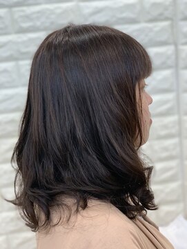 フレッシュサラダディーズ(D's) ミディアムロング、パーマスタイル