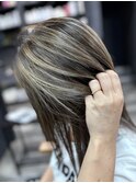 大人可愛い艶髪ハイライト小顔レイヤーカットミディ30代40代50代
