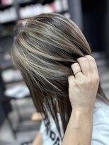 アローズ 荒尾店(arose)&nbsp;大人可愛い艶髪ハイライト小顔レイヤーカットミディ30代40代50代