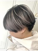 【RENA】ホワイトシルバー×刈り上げショート