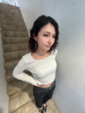 バズ(BUZZ) 【顔タイプエレガント】個性派パーマ