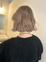 【PARK White】柔らかく肌馴染みの良いミルクティーカラー　ブリーチ1、2回~  ベージュカラー　ボブ