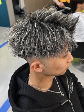 ダズルヘアラッシュ(DAZZLE hair RUSH) 名古屋ホワイトメッシュパーマブリーチツイストスパイラルパーマ