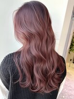 アマトウキョウスマートサロン(AMA TOKYO×Smart Salon) チェリーレッド レイヤーカット くびれヘア 暖色カラー