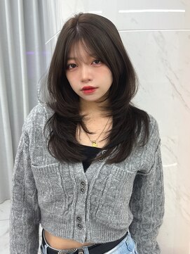 キティー サカエ(kiti SAKAE) グレージュ/レイヤーカット/ハッシュカット/オリーブベージュ/栄