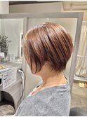 軽やかショートボブ小顔ピンクブラウン透明感似合わせカット