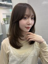ベイルーム(BAYROOM by HONEY omotesando)&nbsp;ミディアムレイヤー/オリーブベージュ/顔まわりカット