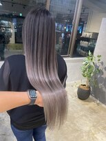 メリー オオサカ(Merly Osaka)&nbsp;スーパーロングのバレイヤージュ_contrast ash_