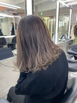 イキ 表参道(iki omotesando)&nbsp;モード/無造作ウェーブ/大人ガーリー[表参道駅]