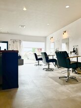 ヘアスタイルを変えてワクワクを。お店のこだわり空間とヘアスタイルを創る上での秘密をご紹介！