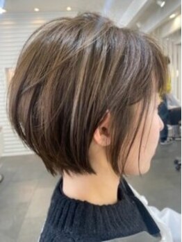 ソレア(solea)の写真/何年経っても美しいLife Styleを実現♪髪や頭皮に優しい薬剤で、くすまず透明感のあるグレイカラーに◎