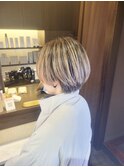 オーソドックスな丸みショート